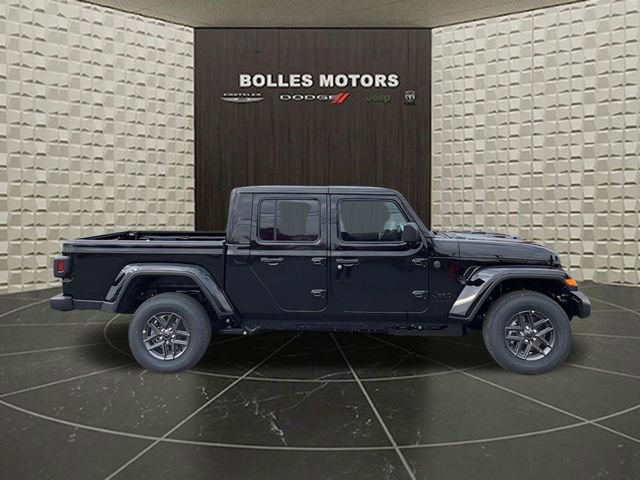 New 2026 Jeep Gladiator Sport AWD/4WD image 1