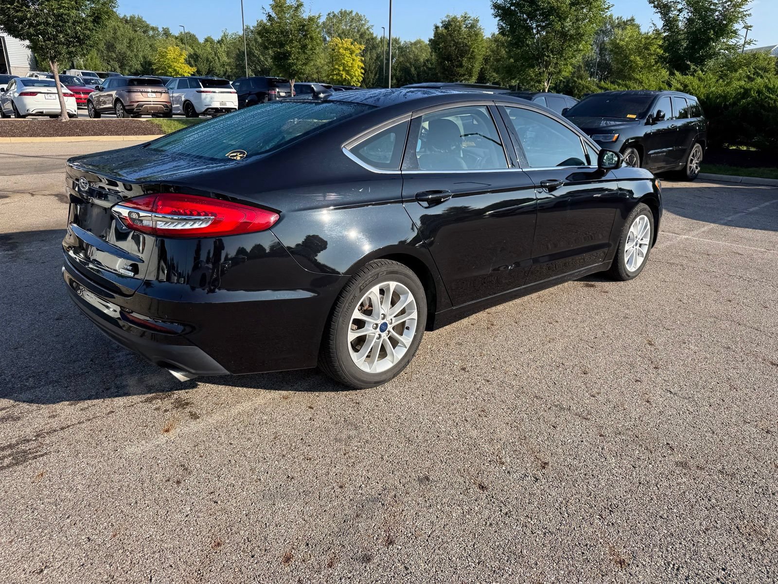 Used 2019 Ford Fusion SE FWD image 5