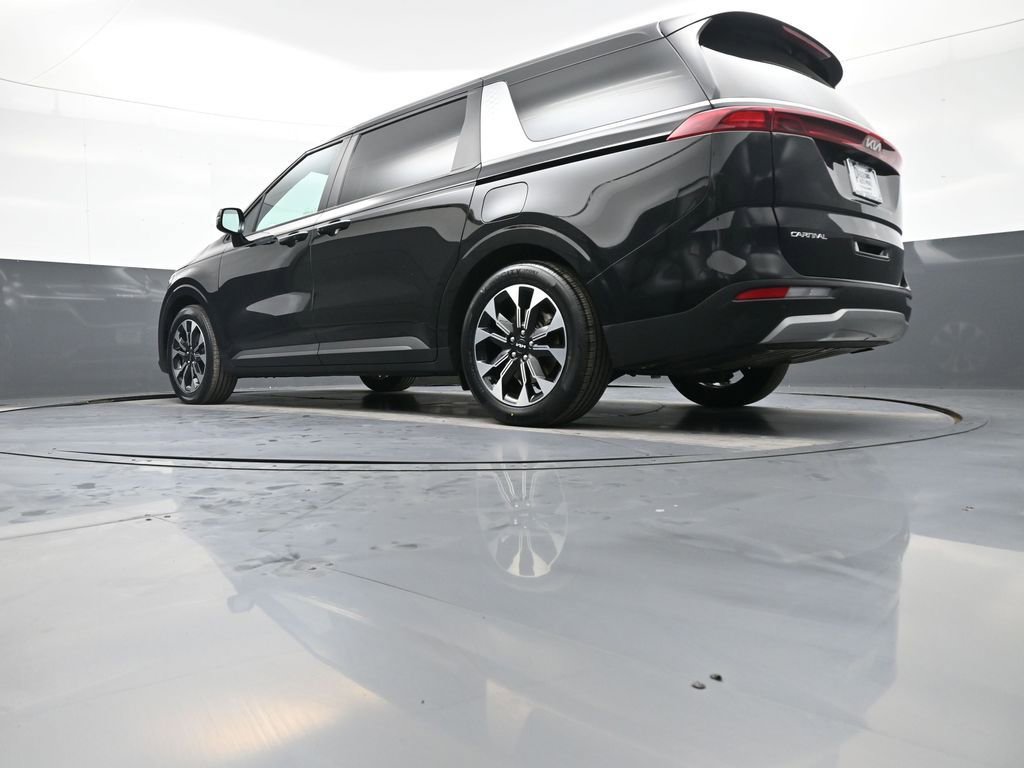 Certified 2023 Kia Carnival EX image 32