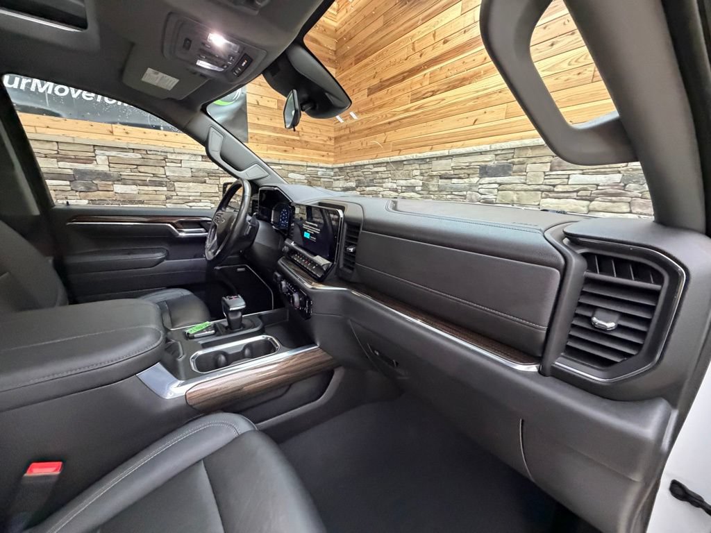 Used 2023 Chevrolet Silverado 1500 RST w/ Convenience Package II AWD/4WD image 5