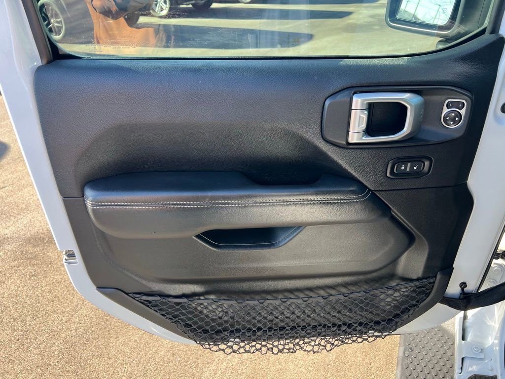 Used 2020 Jeep Wrangler Unlimited Sahara image 15