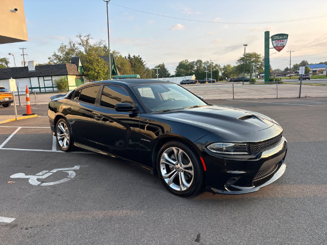 Used 2022 Dodge Charger R/T RWD image 2