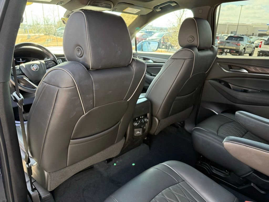 Used 2022 Buick Enclave Avenir w/ Avenir Technology Package image 23