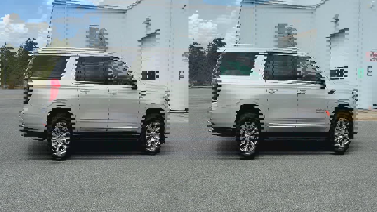 Used 2024 GMC Yukon XL Denali image 9