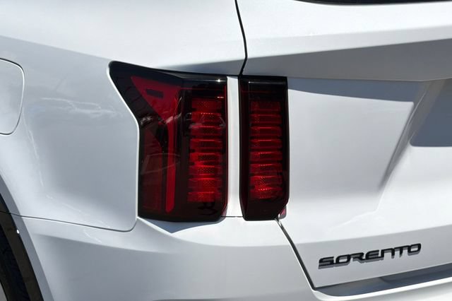Used 2023 Kia Sorento S w/ Panoramic Sunroof Package FWD image 36