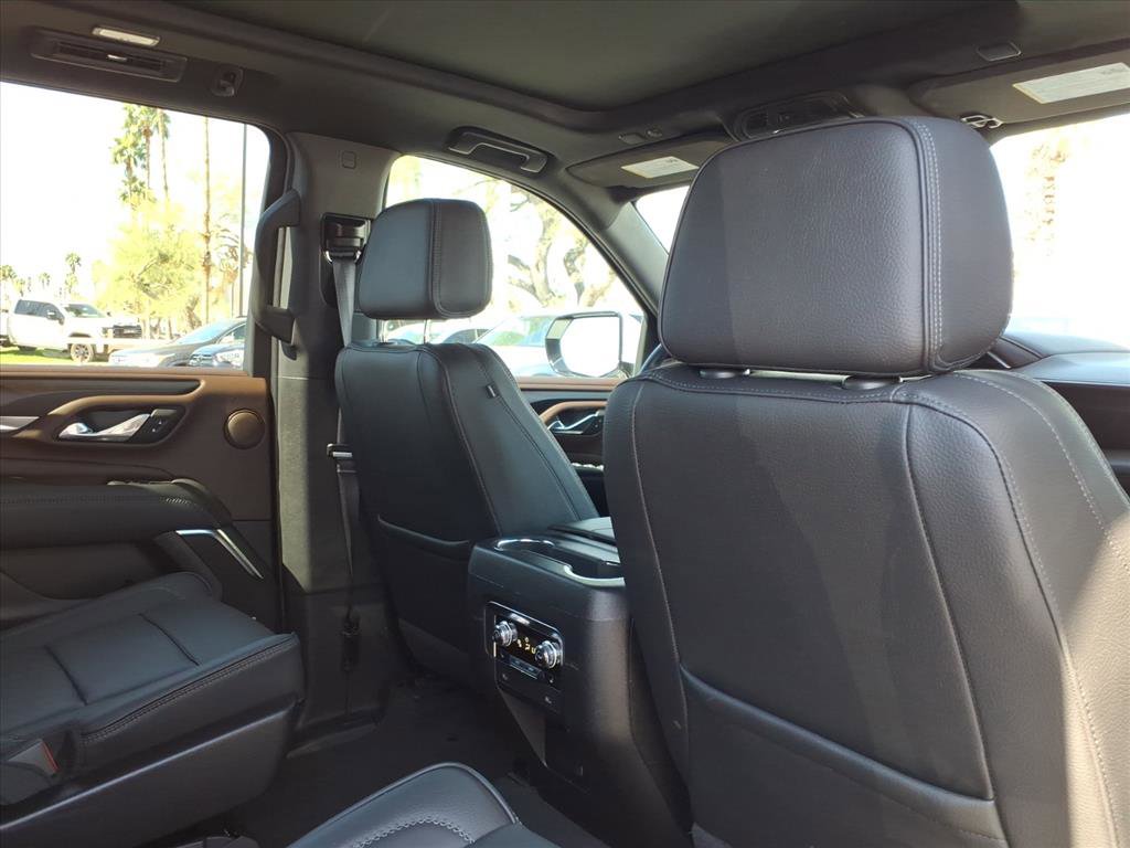 Used 2022 GMC Yukon XL Denali w/ Denali Premium Package image 14