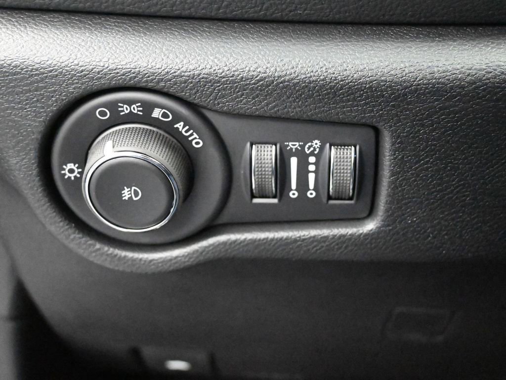 New 2026 Chrysler Pacifica Select image 35