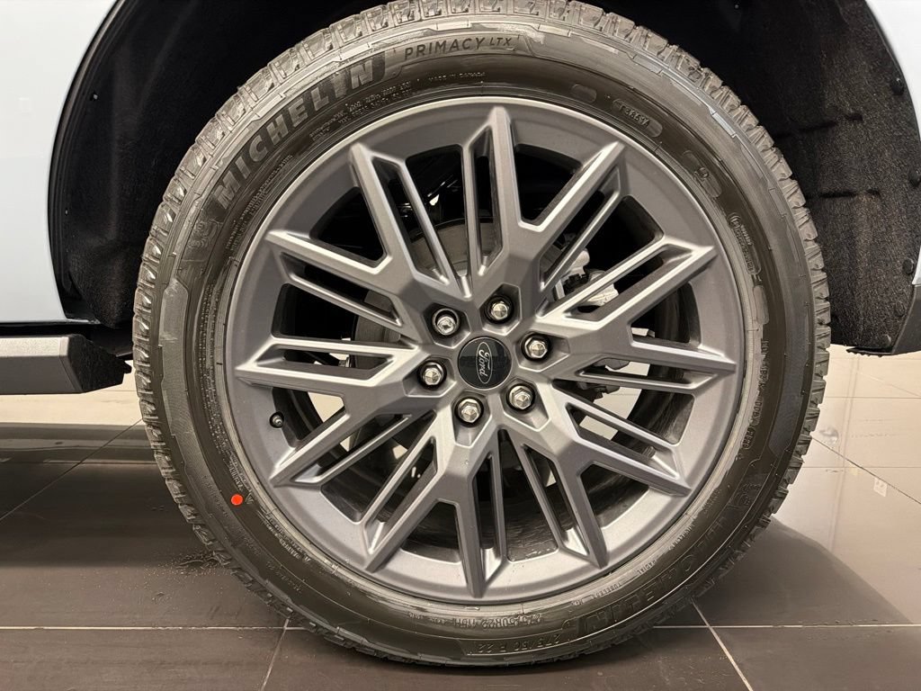 New 2027 Ford Expedition Platinum w/ Stealth Appearance Package AWD/4WD image 7