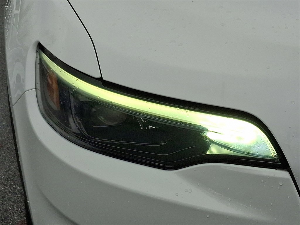 Used 2023 Jeep Cherokee Altitude Lux w/ Lux Elite Package image 9