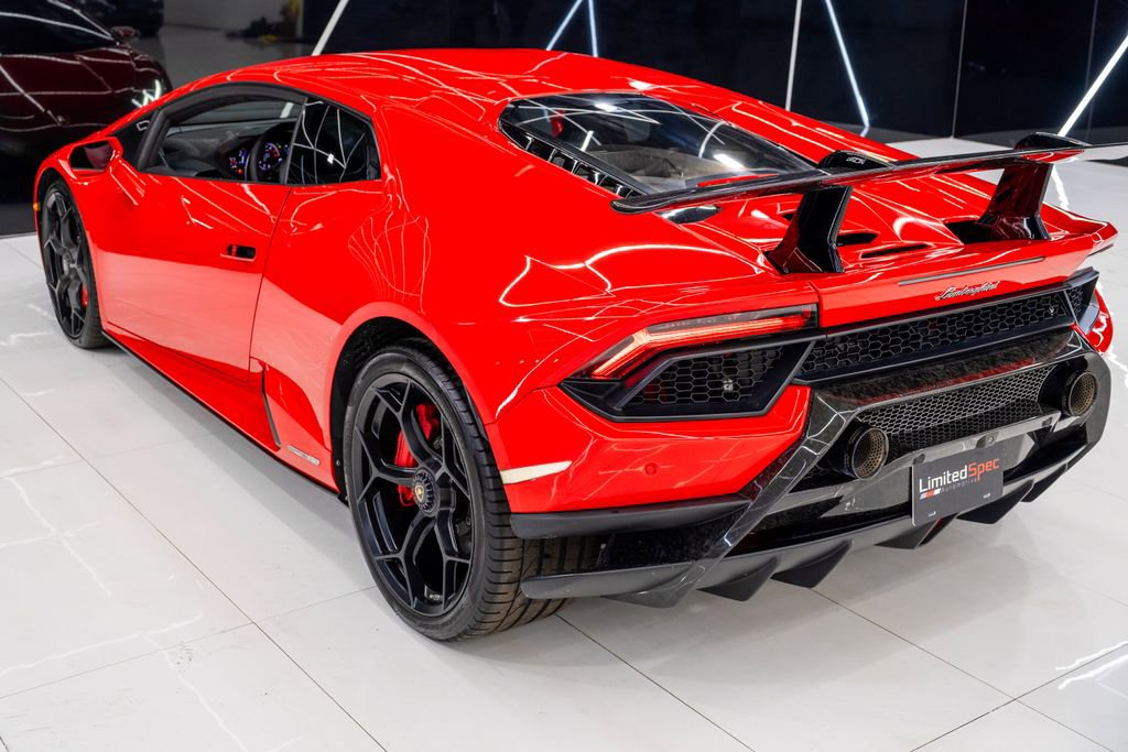 Used 2020 Lamborghini Huracan EVO image 14