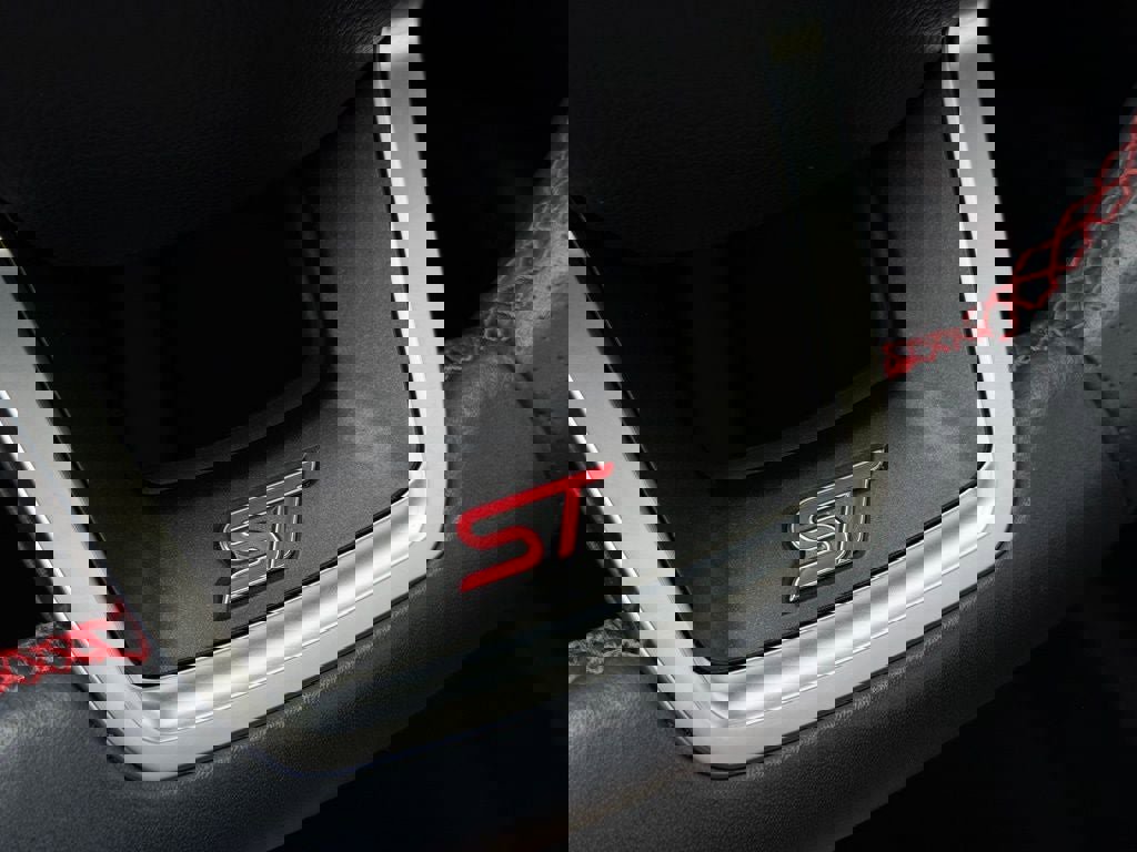 Certified 2025 Ford Explorer ST image 36