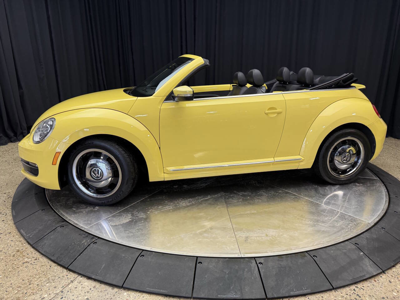 Used 2013 Volkswagen Beetle 2.5 image 3