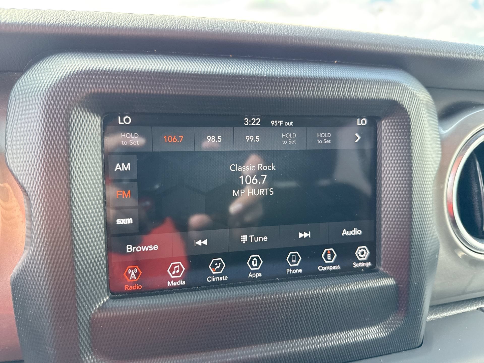 Used 2018 Jeep Wrangler Unlimited Sahara w/ LED Lighting Group AWD/4WD image 12