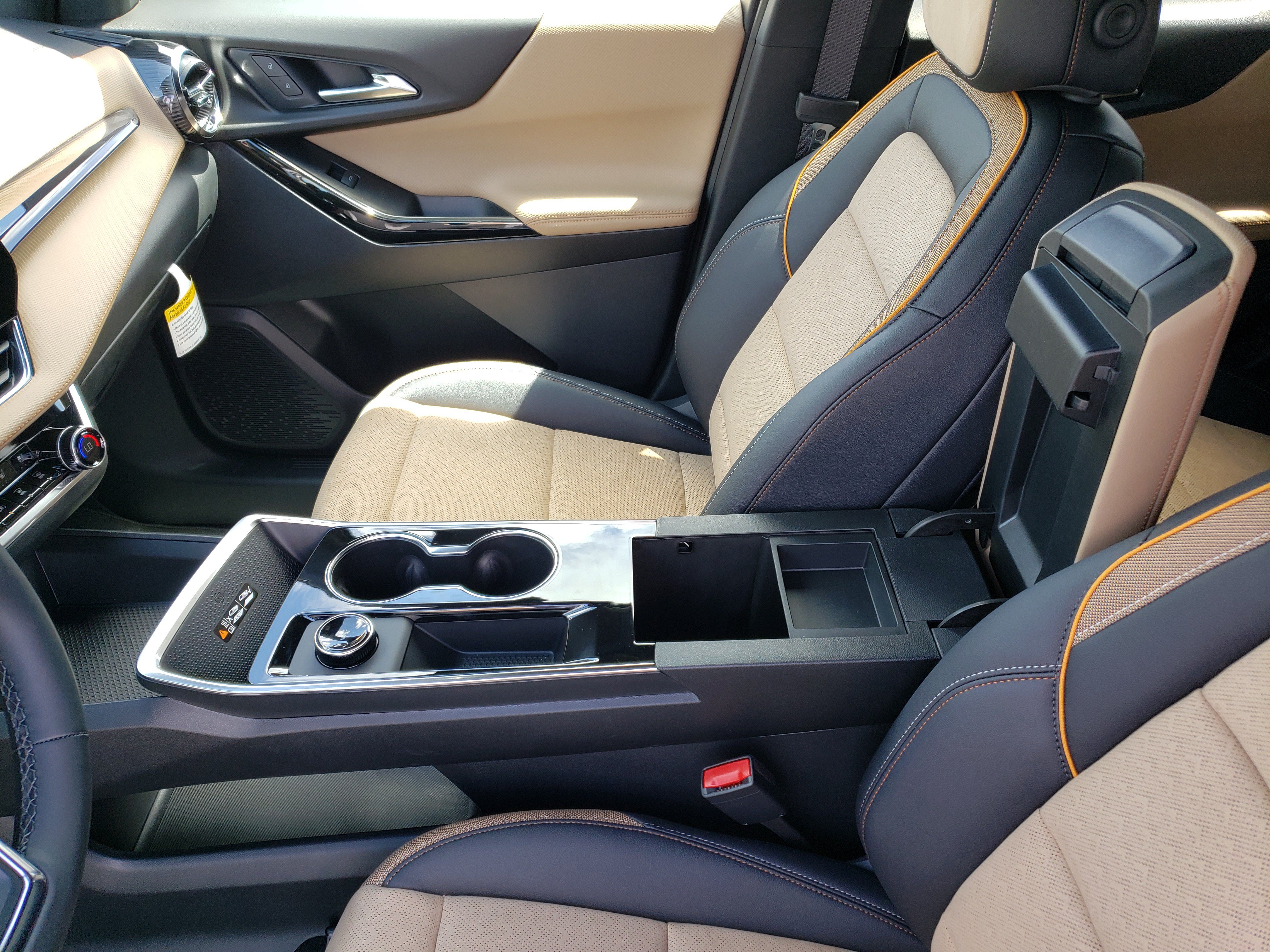 New 2026 Chevrolet Equinox ACTIV w/ Convenience Package III FWD image 27