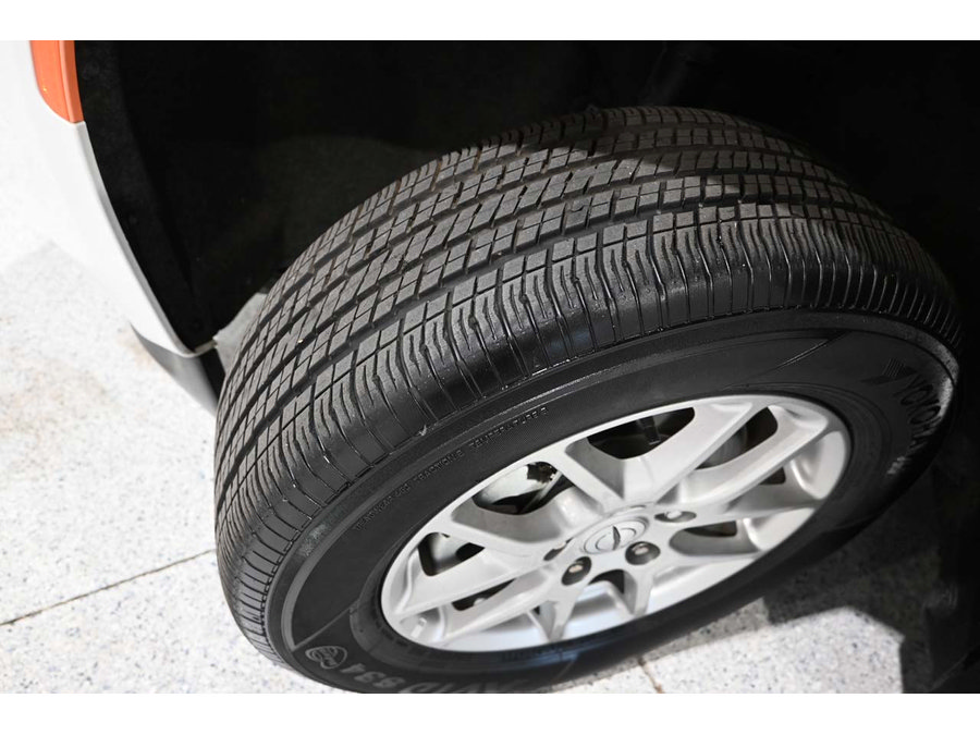 Used 2024 Chrysler Voyager LX FWD image 11