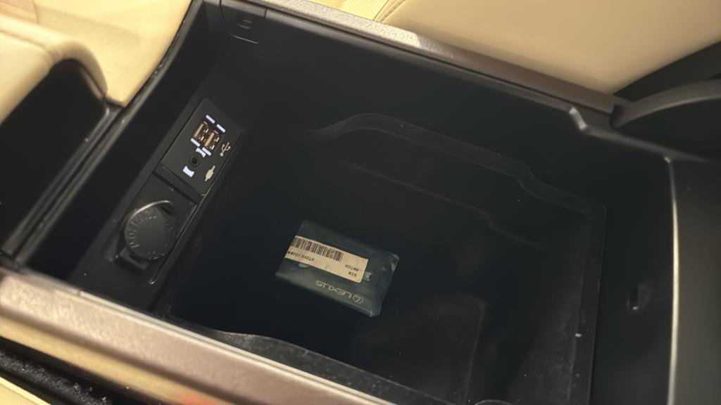 Used 2020 Lexus RX 350L Premium w/ Premium Package image 32