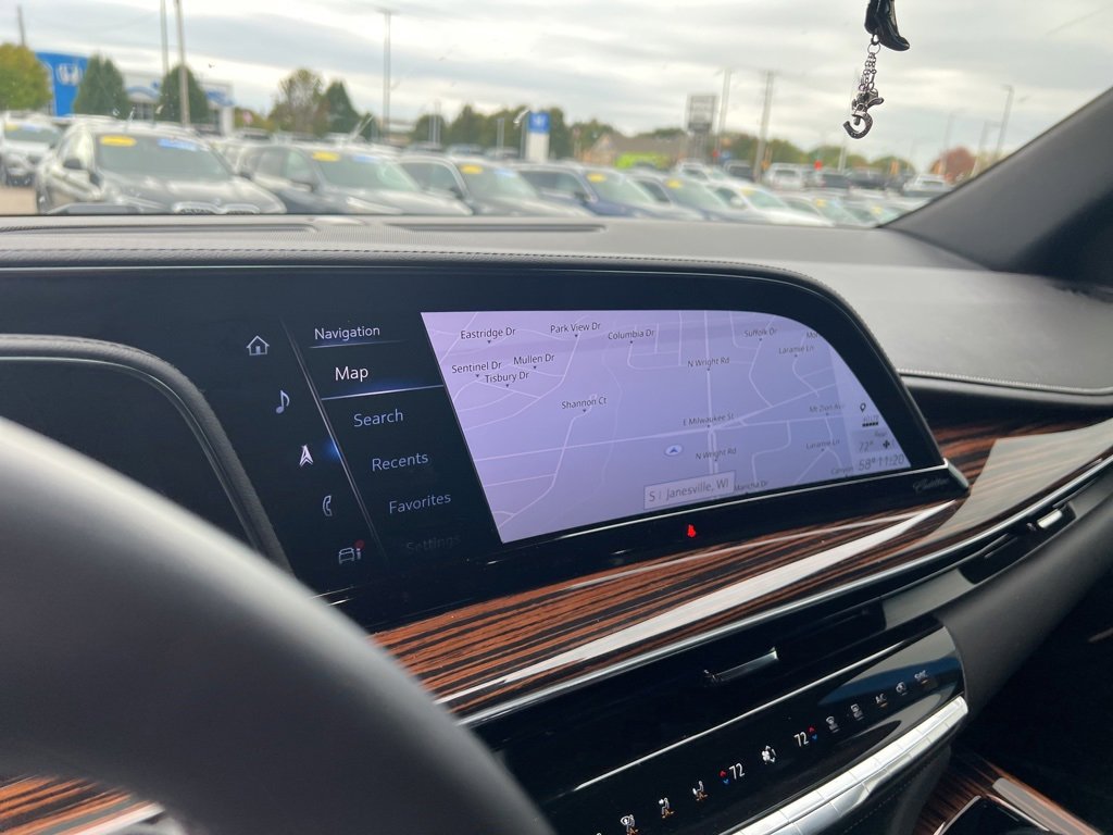 Used 2024 Cadillac Escalade ESV Premium Luxury image 34