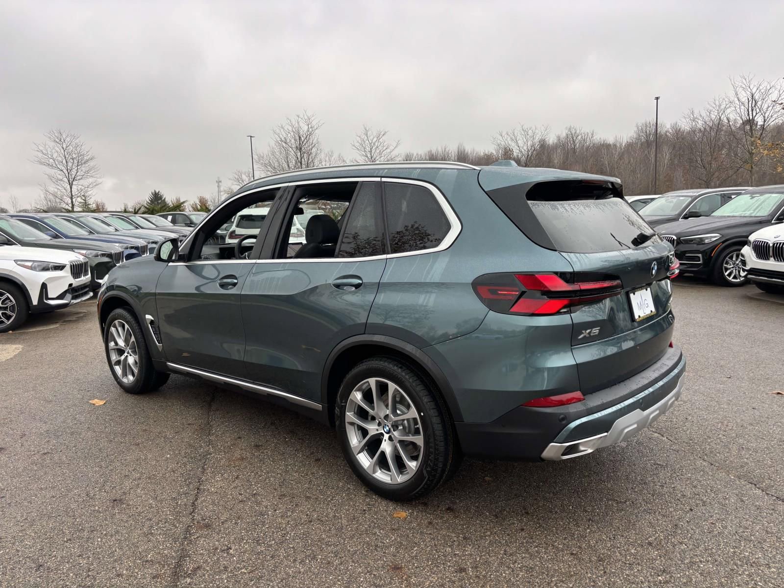 New 2026 BMW X5 xDrive40i w/ Premium Package image 5