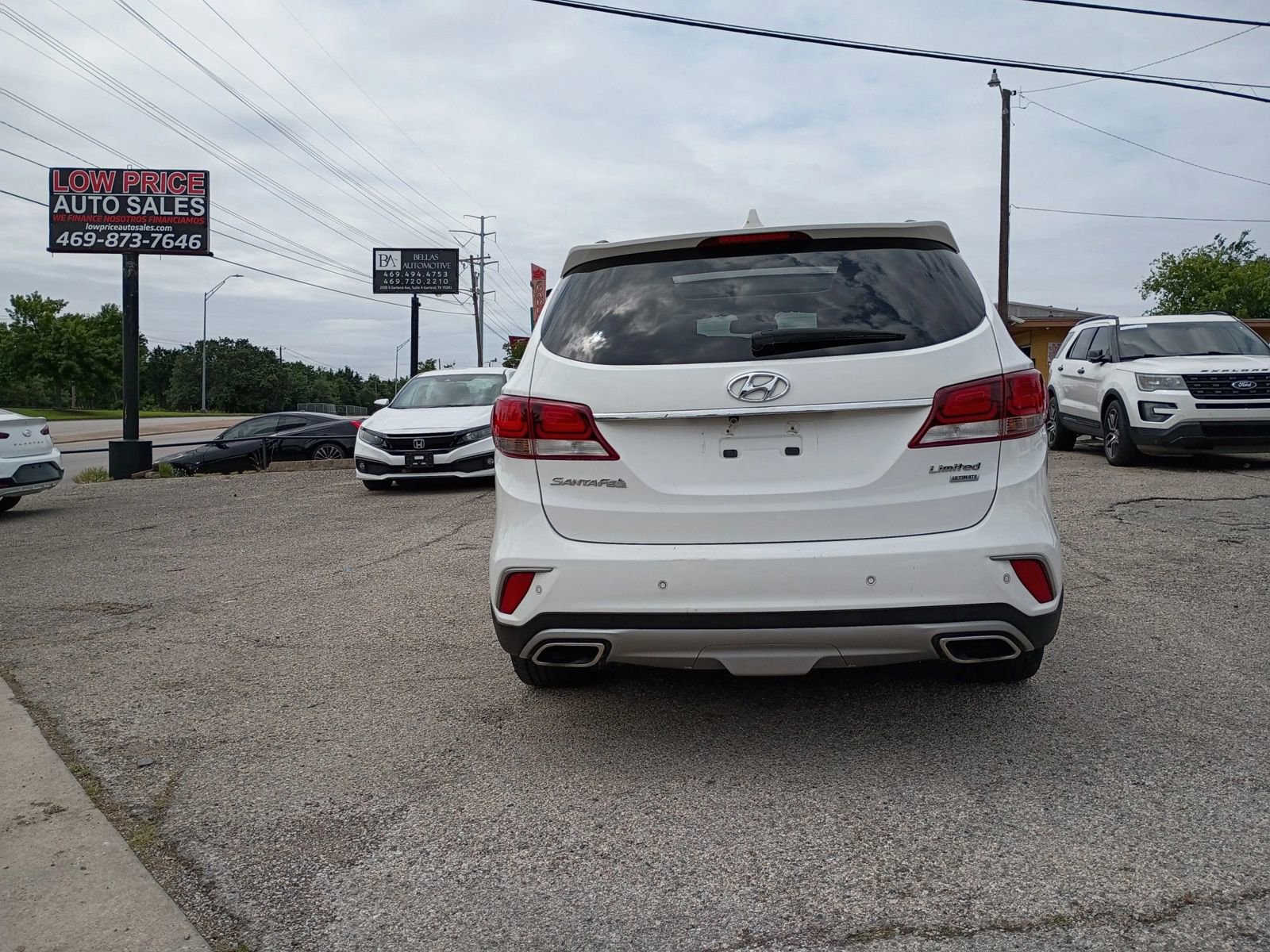 Used 2017 Hyundai Santa Fe Limited FWD image 4