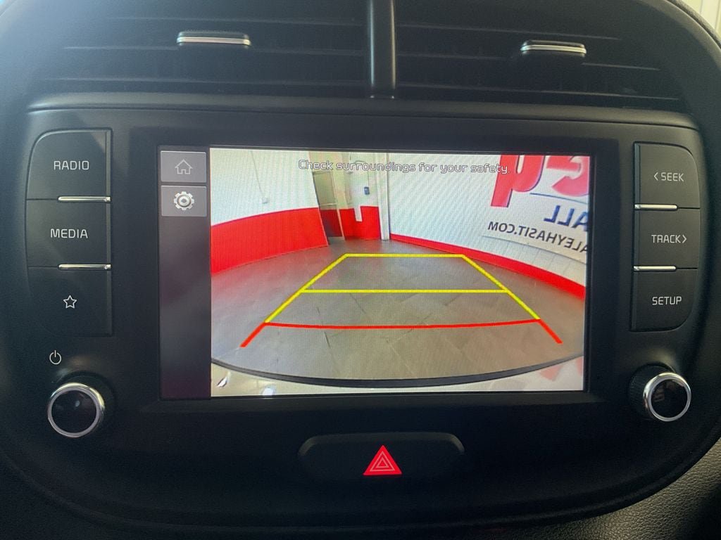 Used 2025 Kia Soul LX FWD image 23
