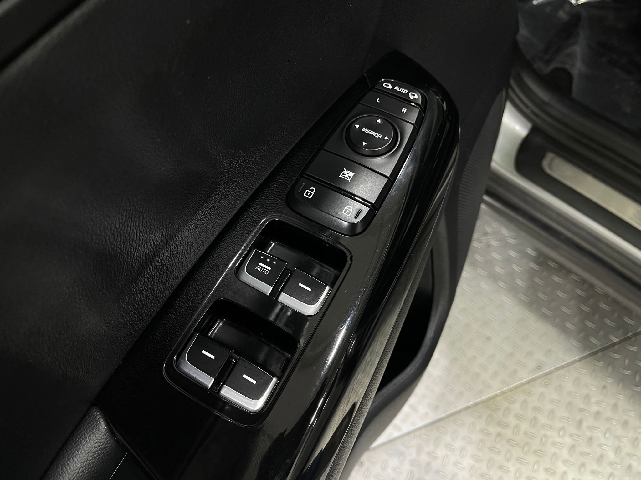 Used 2021 Kia Sportage S w/ S AWD Premium Package image 14