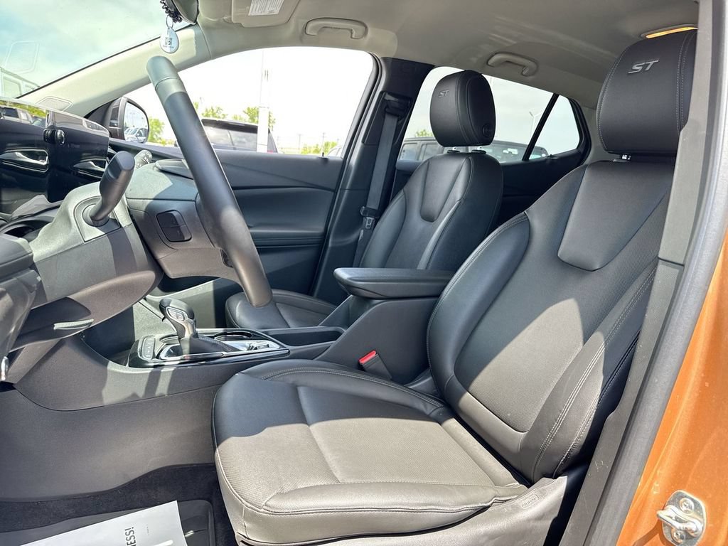 Used 2024 Buick Encore GX Sport Touring w/ Comfort Package AWD/4WD image 11