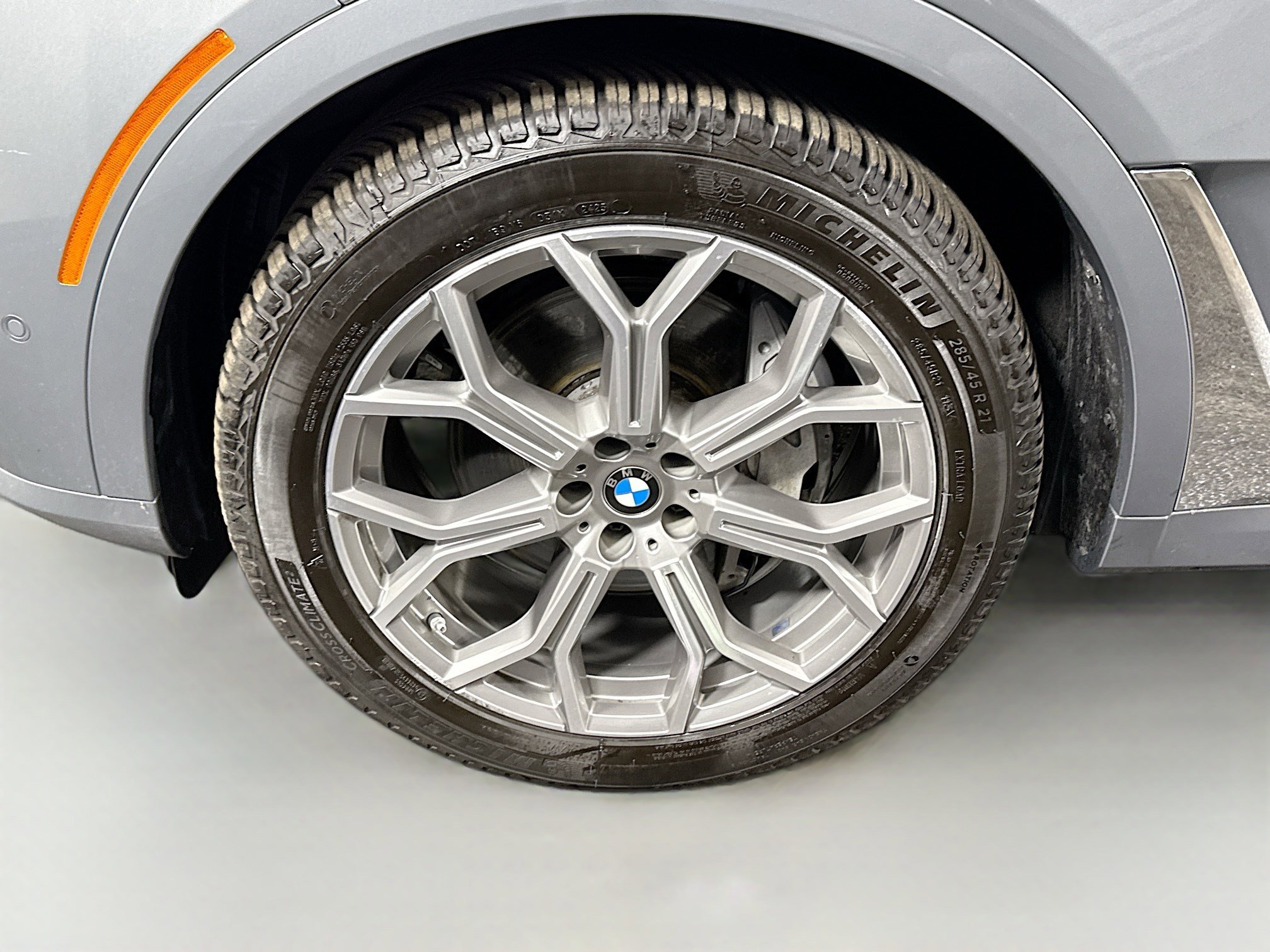 Used 2023 BMW X7 xDrive40i w/ Premium Package image 38