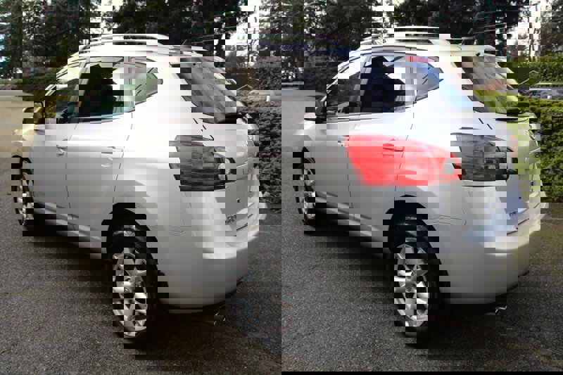 Used 2009 Nissan Rogue SL w/ Premium Pkg image 4