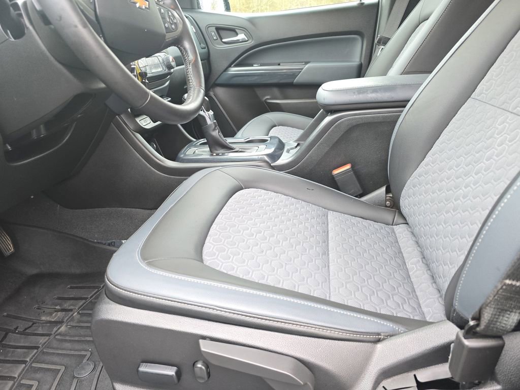 Used 2022 Chevrolet Colorado Z71 w/ Safety Package image 31