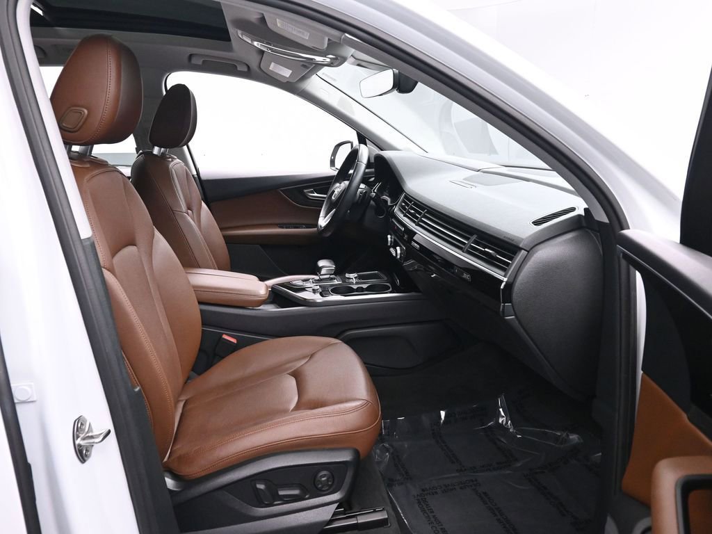 Used 2018 Audi Q7 3.0T Prestige image 25