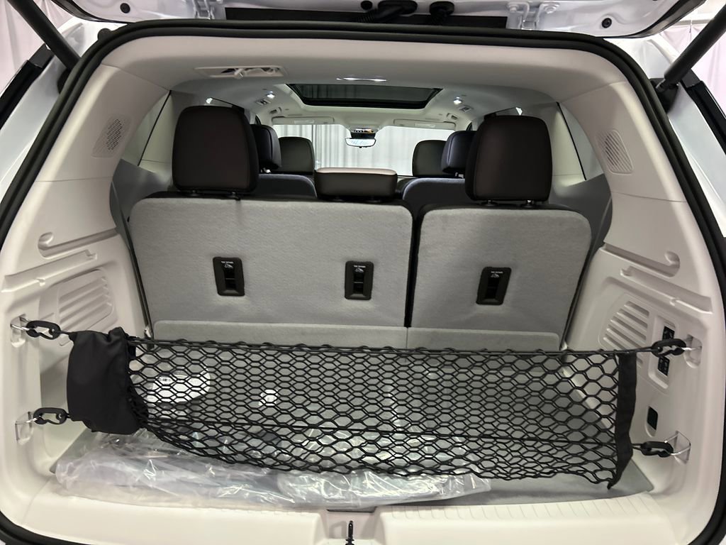 New 2026 GMC Acadia Denali w/ Super Cruise Package image 24