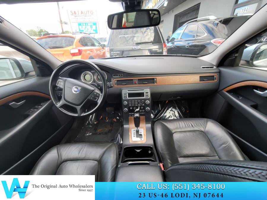 Used 2010 Volvo XC70 3.2 image 9