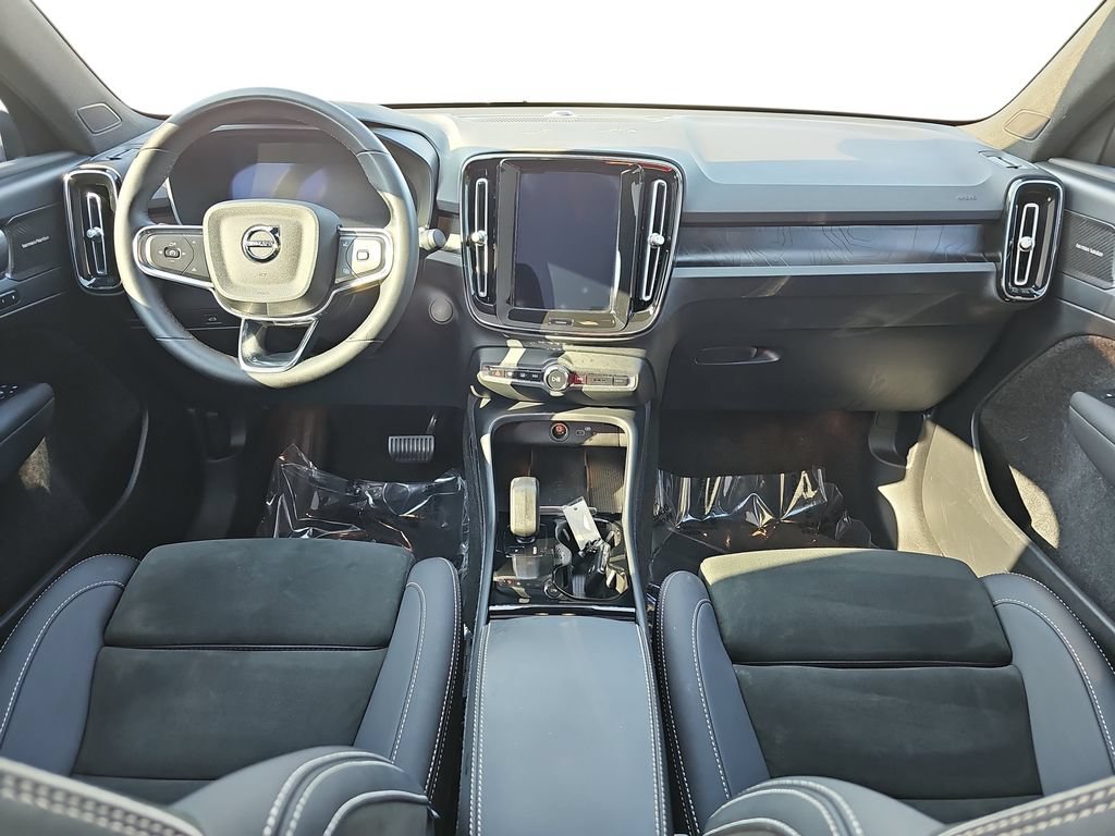 Used 2023 Volvo C40 P8 Recharge Ultimate AWD/4WD image 13