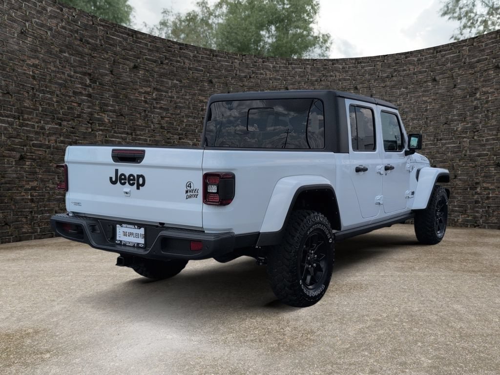 Used 2024 Jeep Gladiator Sport AWD/4WD image 7