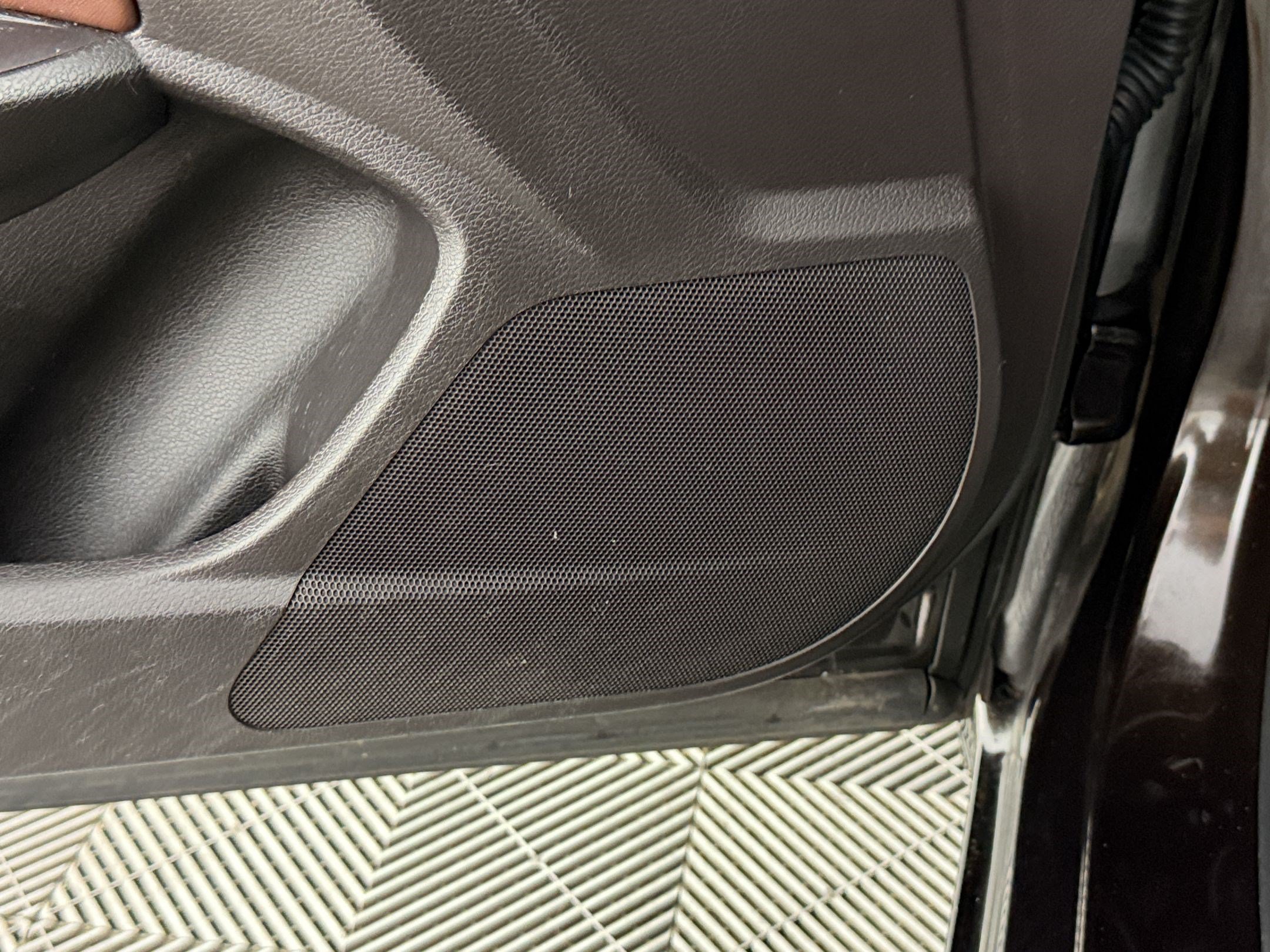 Used 2015 Acura TLX w/ Technology Package FWD image 28