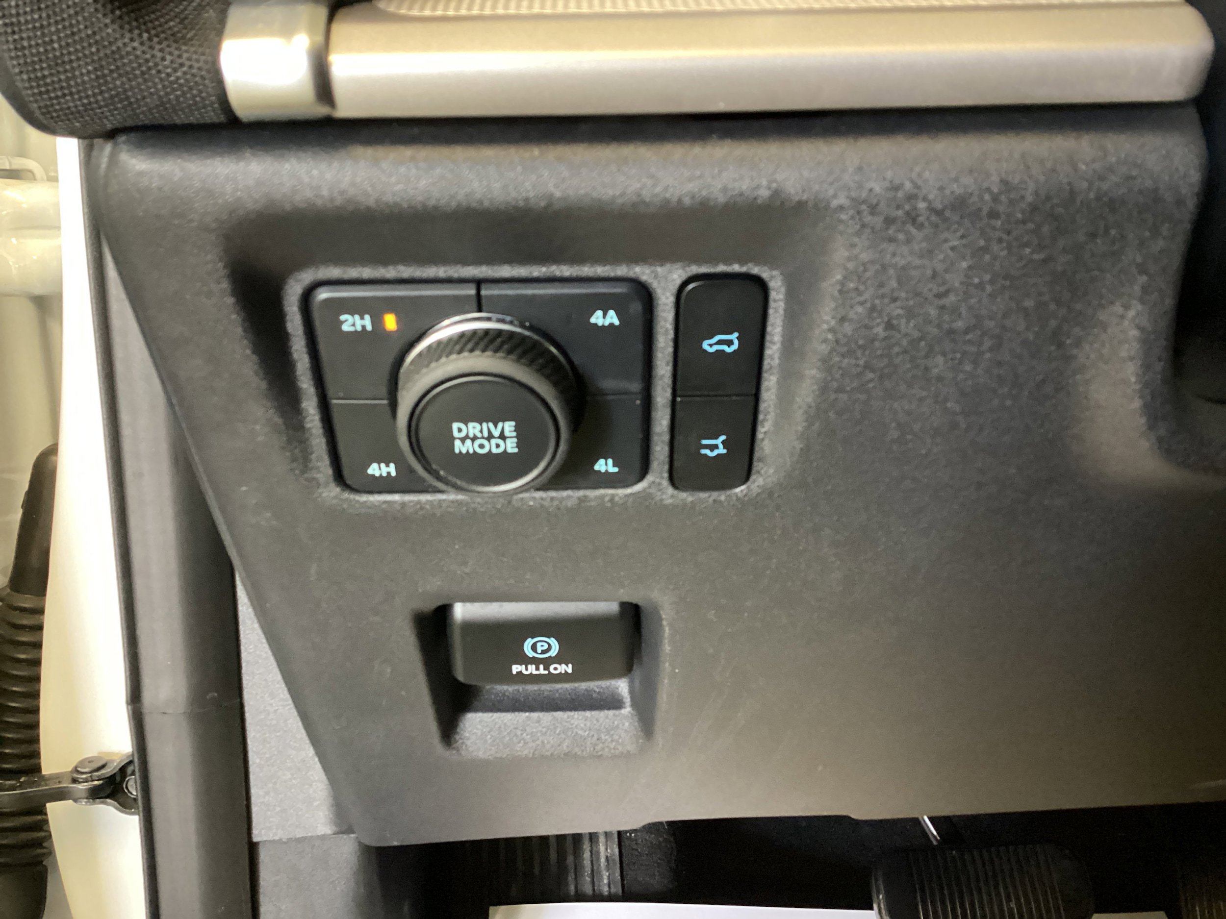 Used 2025 Ford Expedition Active image 17