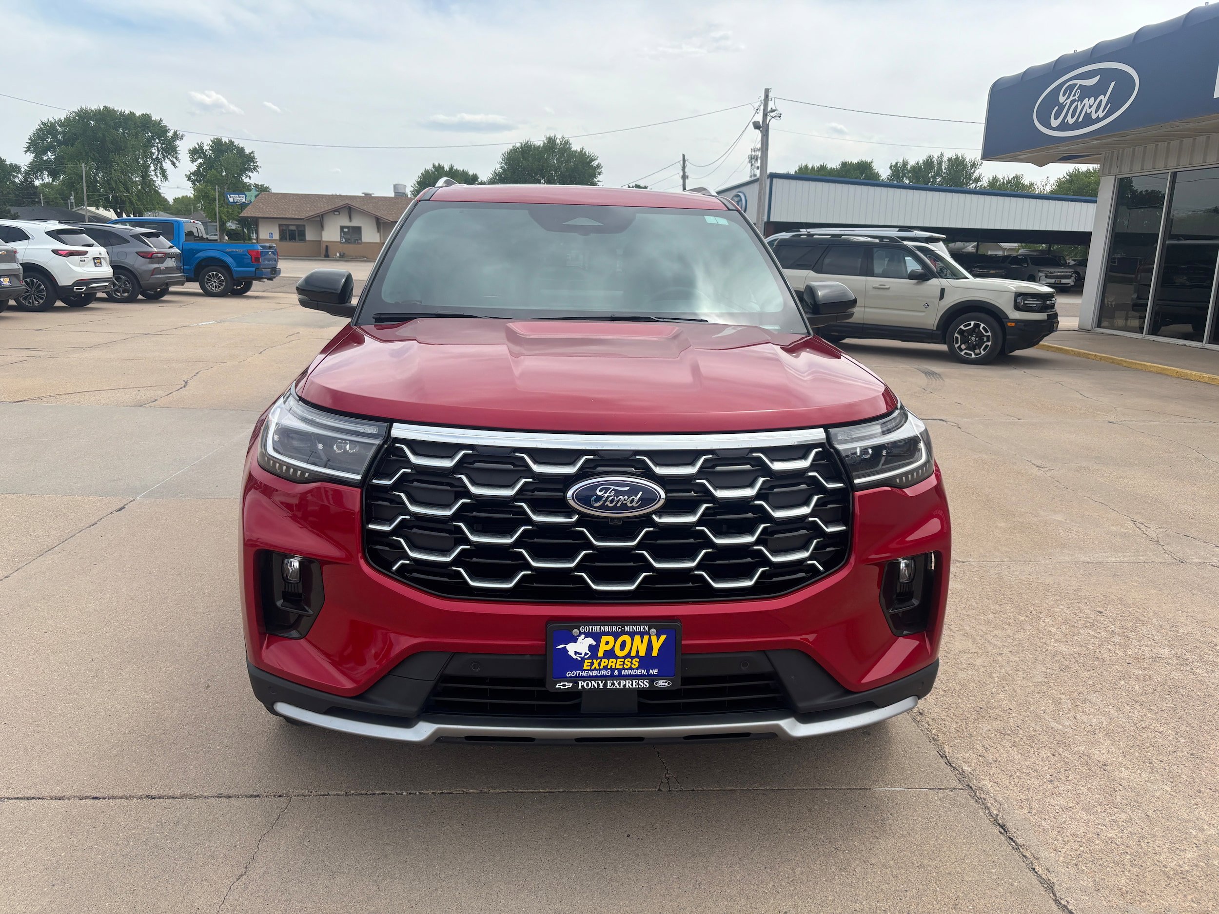 Used 2025 Ford Explorer Platinum w/ Ultimate Package AWD/4WD image 9