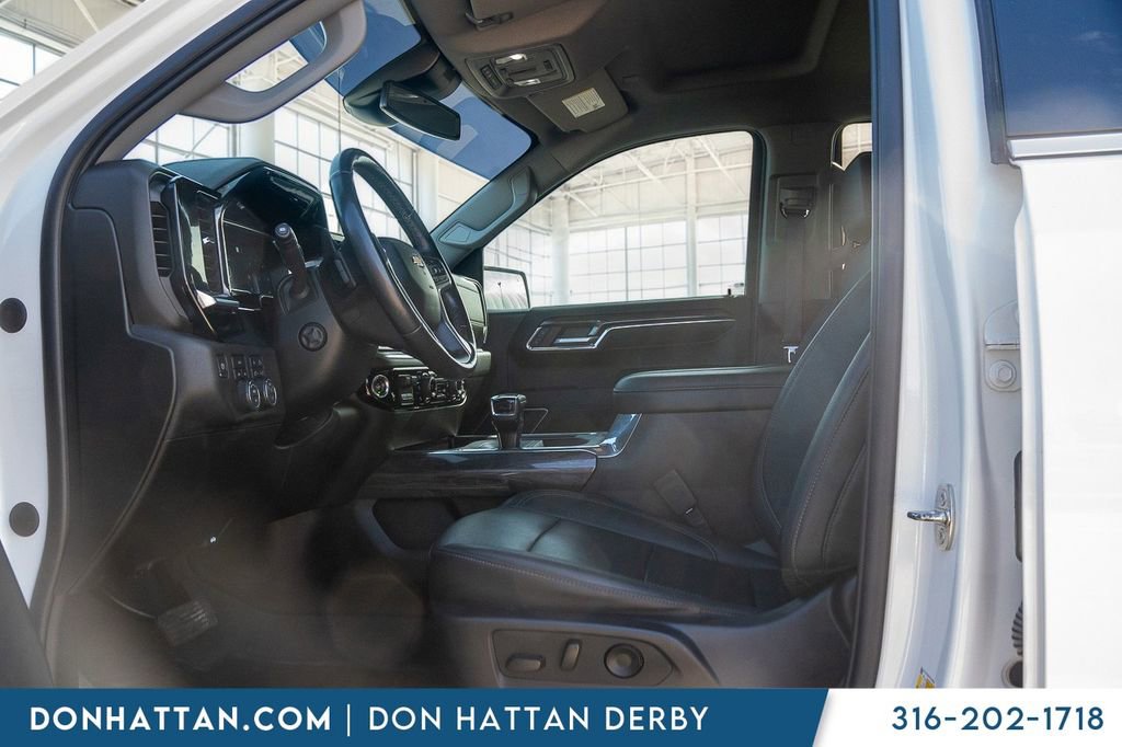 Used 2023 Chevrolet Silverado 1500 LTZ w/ LTZ Convenience Package II image 3