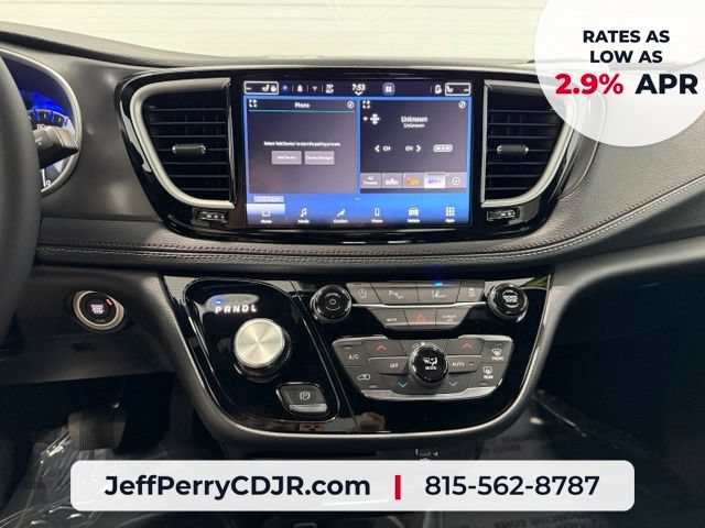 New 2027 Chrysler Pacifica Select FWD image 16