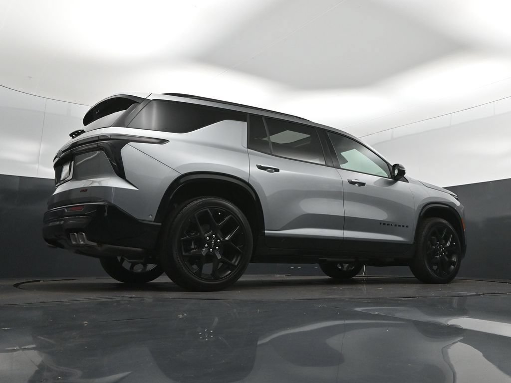 New 2026 Chevrolet Traverse RS w/ LPO, Floor Liner Package FWD image 42