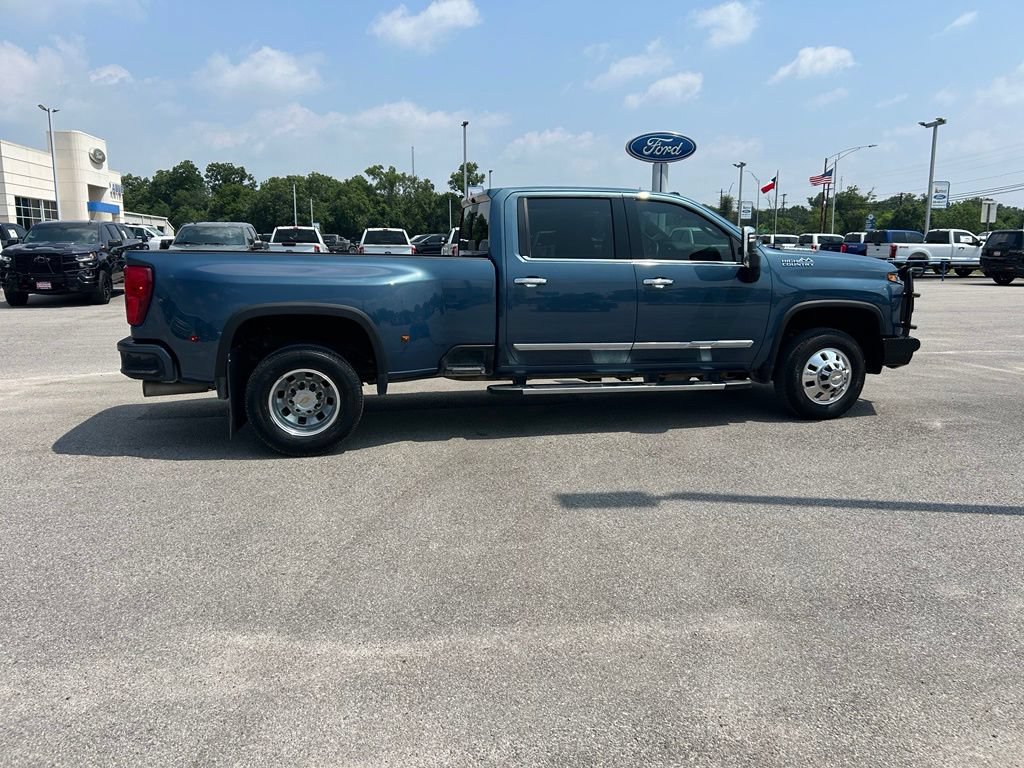 Used 2025 Chevrolet Silverado 3500 High Country AWD/4WD image 1