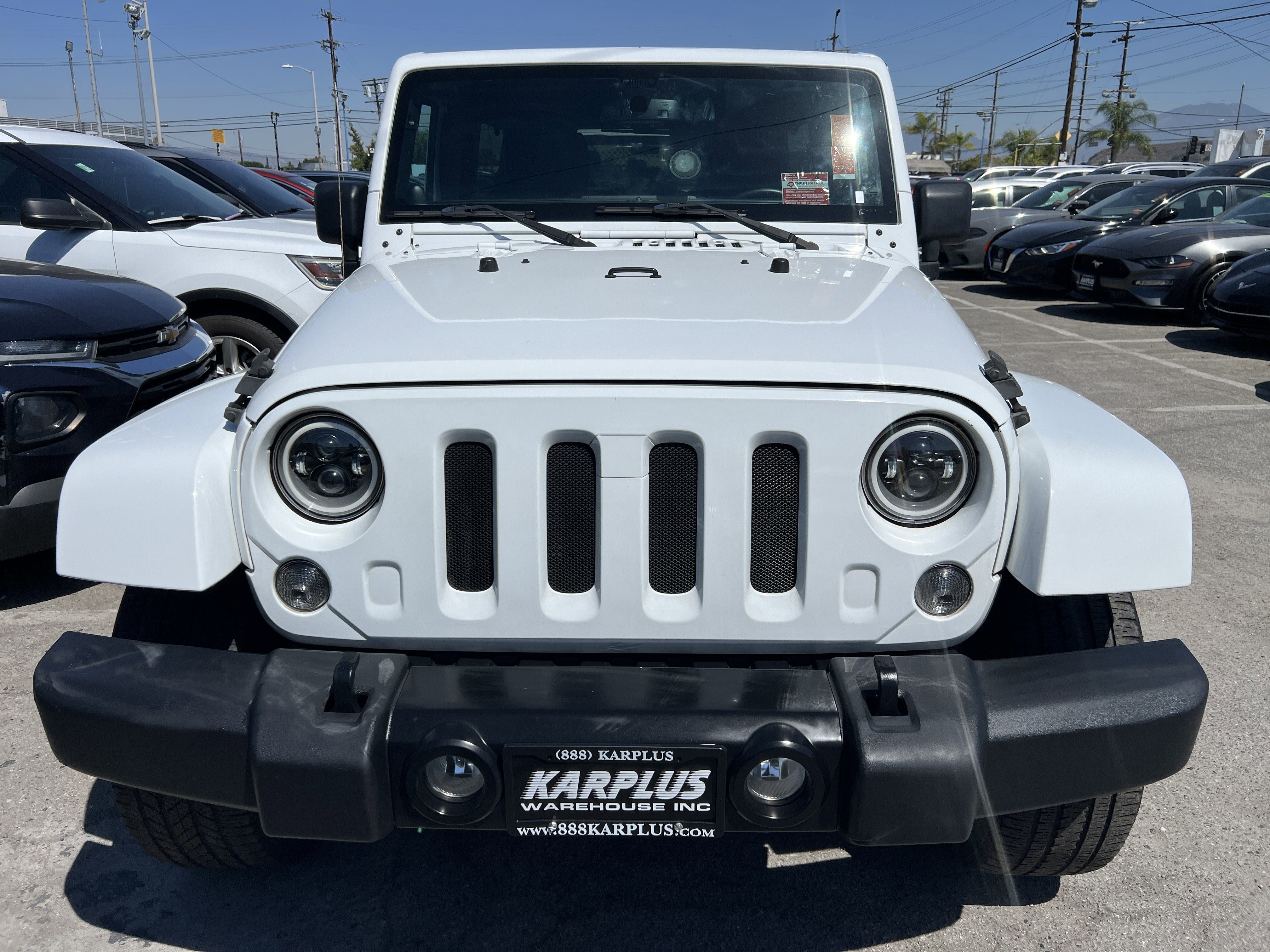 Used 2014 Jeep Wrangler Unlimited Sahara w/ Dual Top Group AWD/4WD image 3