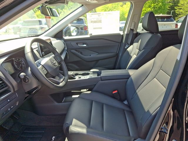 New 2026 Nissan Rogue SV FWD image 12