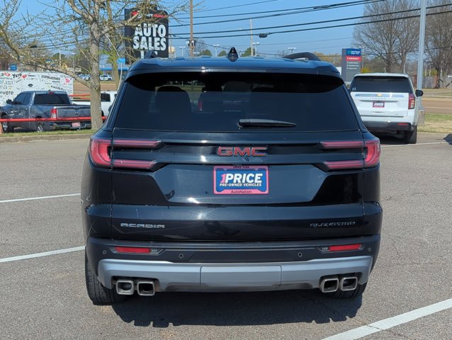 Used 2025 GMC Acadia Elevation w/ Elevation Premium Package image 8