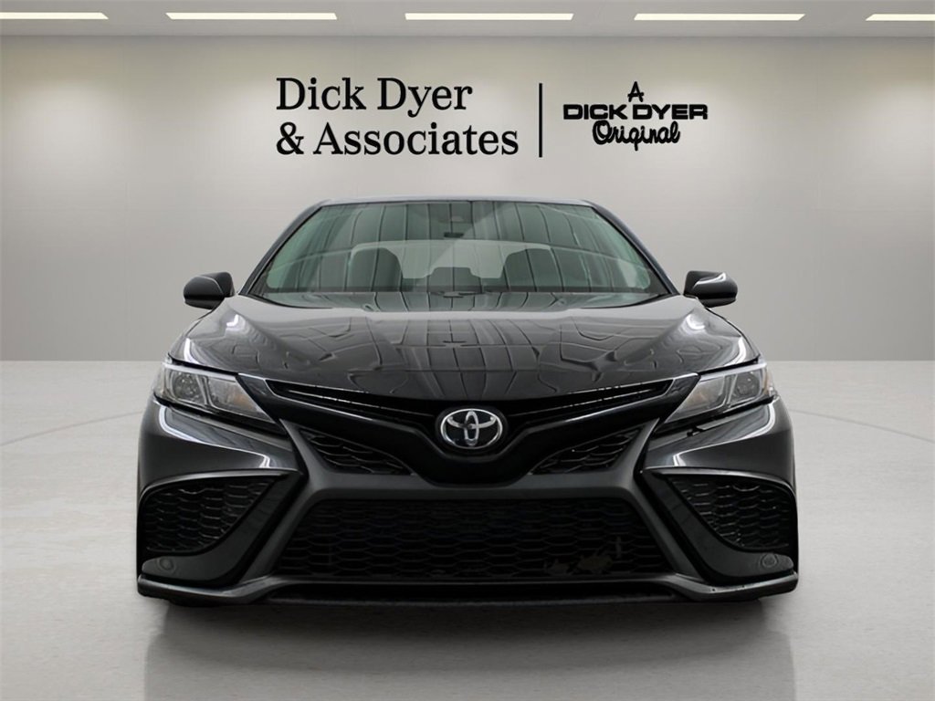 Used 2021 Toyota Camry SE image 11