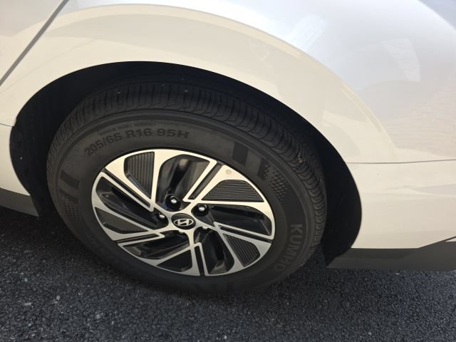 Used 2026 Hyundai Sonata Blue FWD image 9