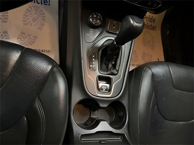 Used 2019 Jeep Cherokee Trailhawk image 32