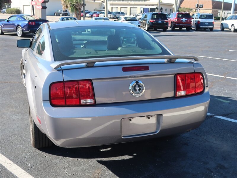 Used 2006 Ford Mustang Premium RWD image 7
