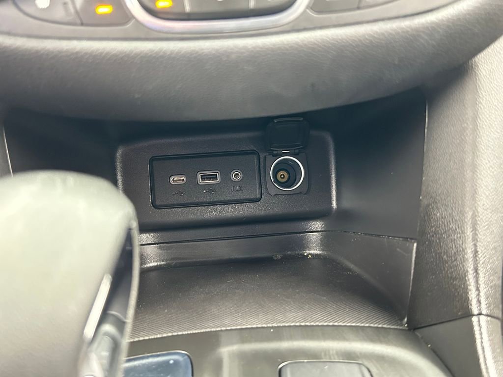 Used 2022 Chevrolet Equinox LT image 24