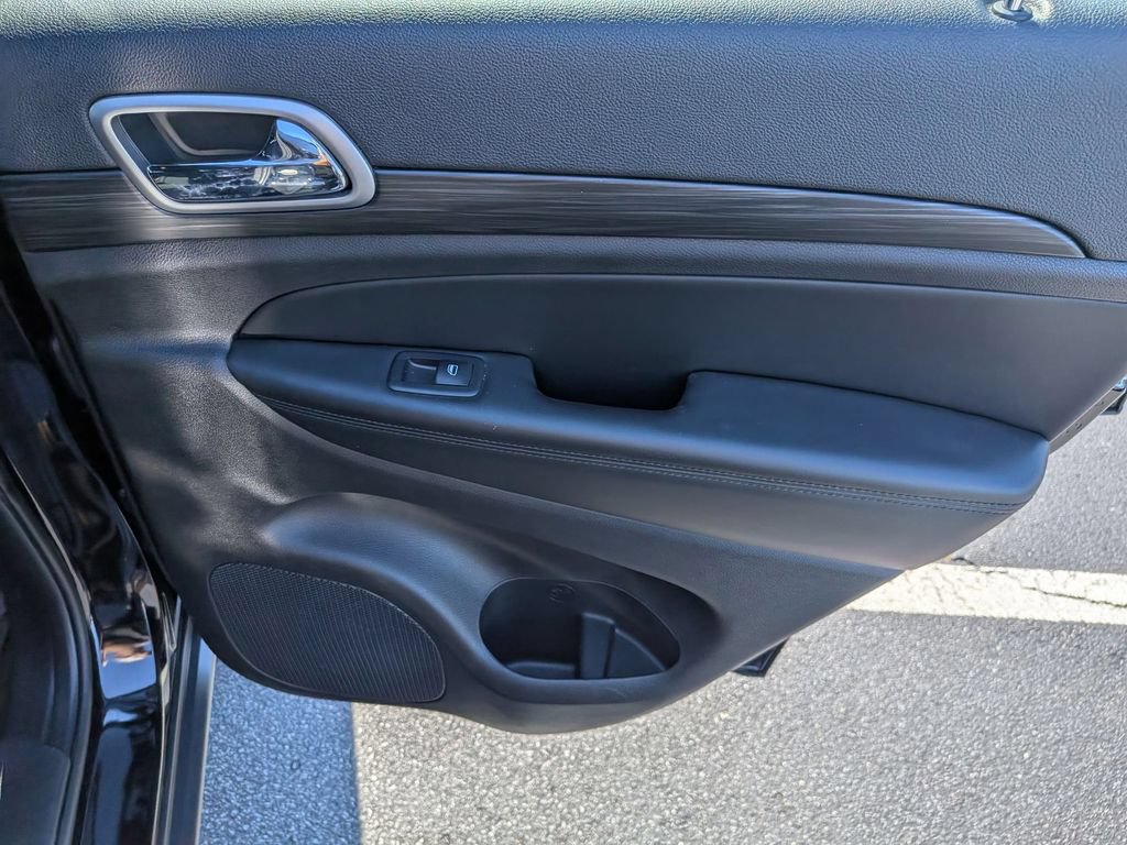 Certified 2022 Jeep Grand Cherokee Laredo E w/ Security & Convenience Group AWD/4WD image 30